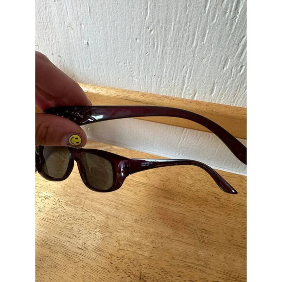 Women’s Sunglasses with Small Jewels - Picture 6 of 8